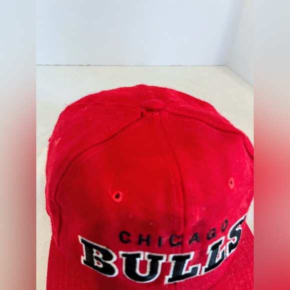 90s Y2K Chicago Bulls Red Starer Snap Back Cap - Picture 4 of 10